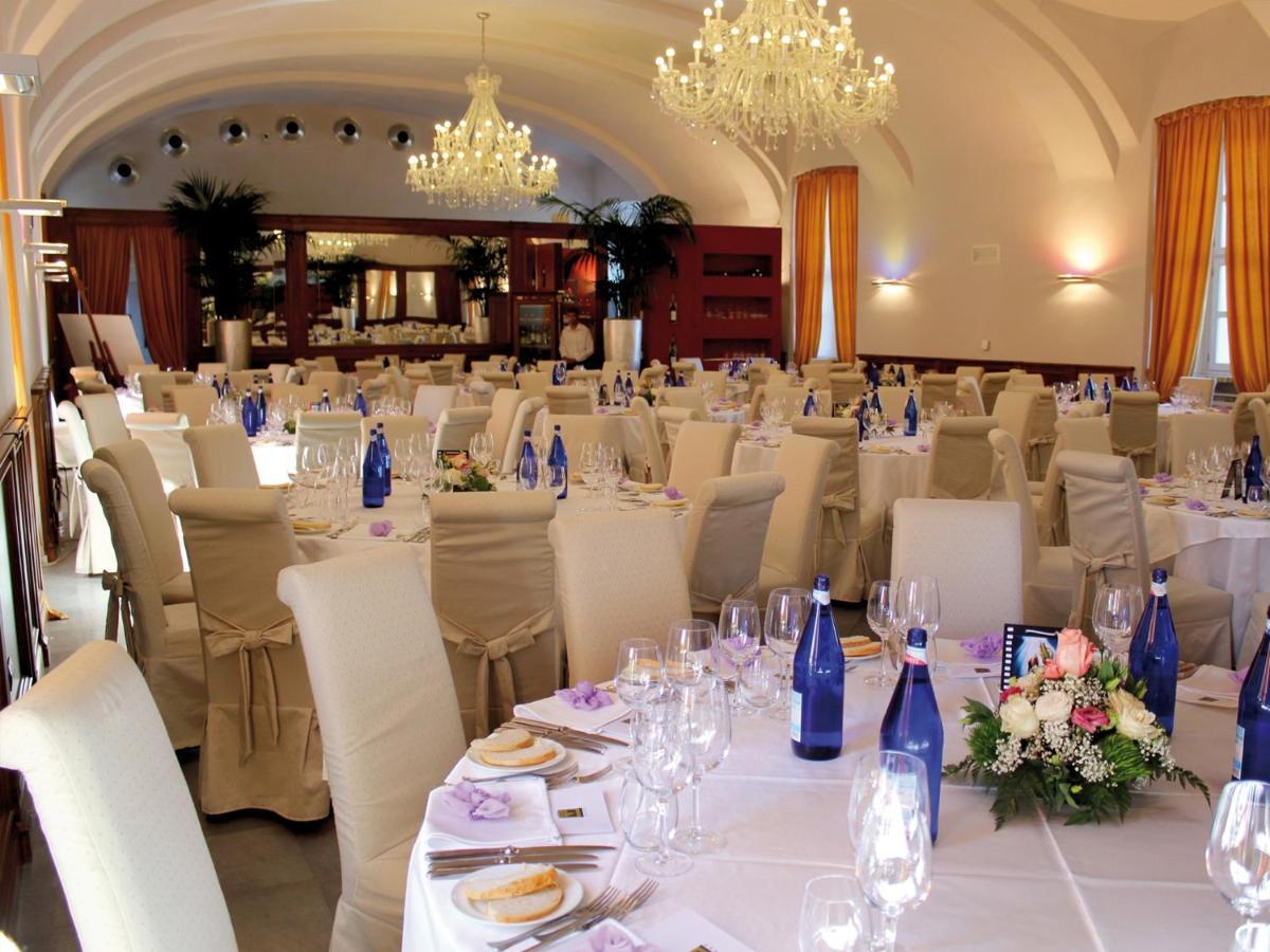 Montaldo Castle & Resort Montaldo Torinese Zewnętrze zdjęcie